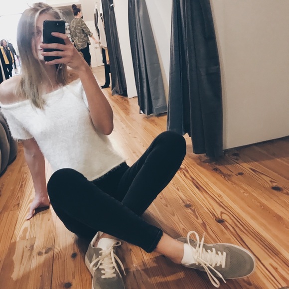 Meet your Posher, Bailey - Picture 1 of 1